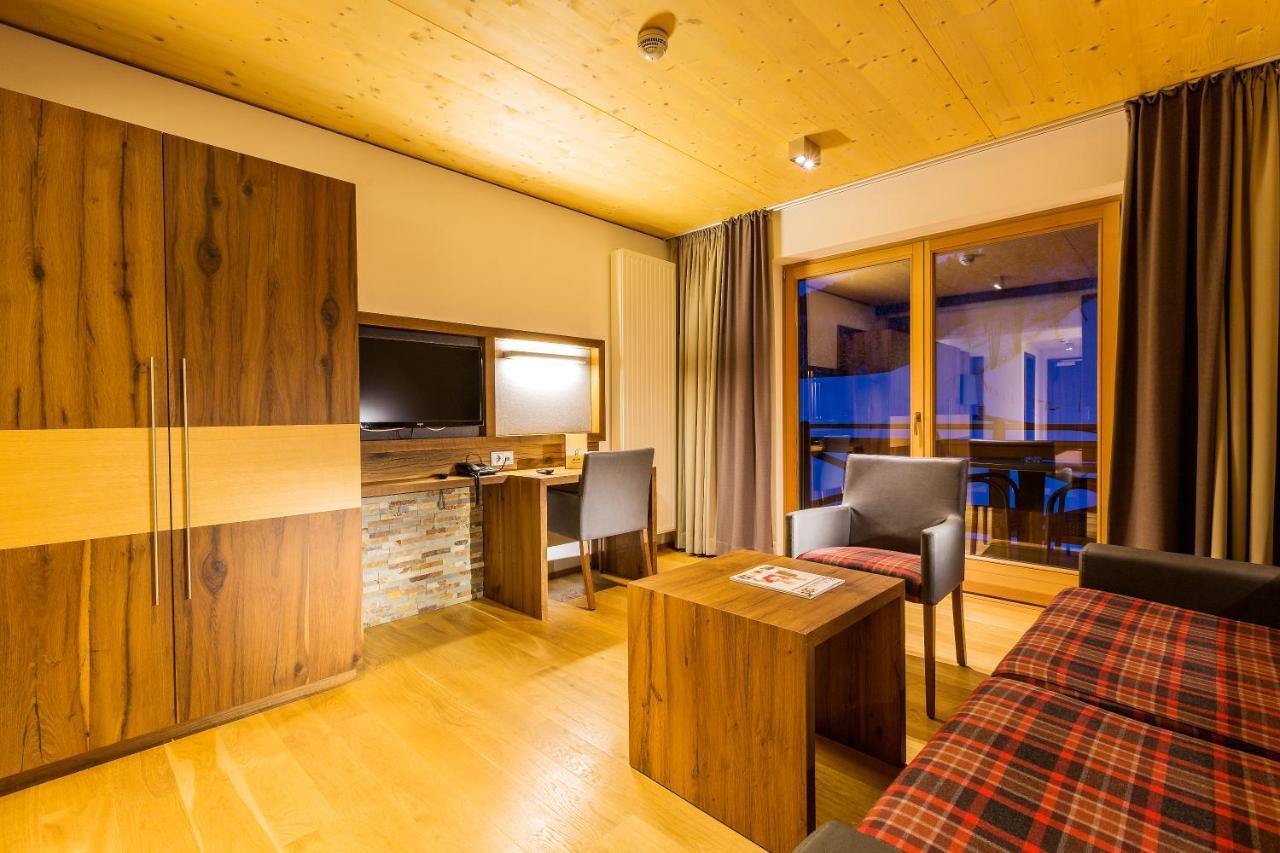 Der Waldhof Hotel Scheffau am Wilden Kaiser Bagian luar foto